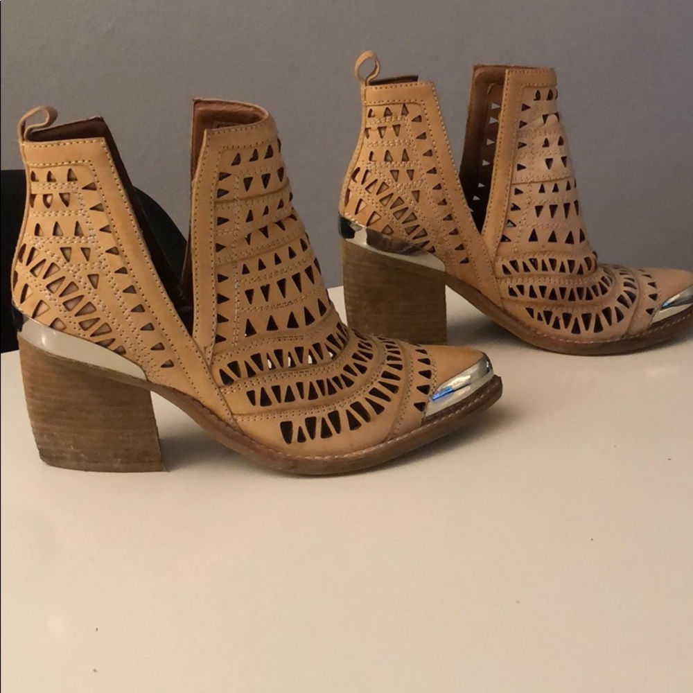 Jeffrey Campbell Cromwell cutout booties 6…
